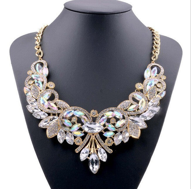 Collier de fleurs en alliage de diamants pour femmes