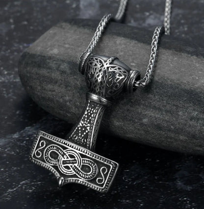 Chaîne à pendentif rune en corne circulaire fabriquée par Asgard