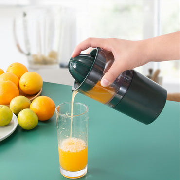 Bärbar mixer Elektrisk apelsinpress Mini-fruktjuicer Manuell Juicerkopp Trådlös Bärbar Juicerhink Juicer Köksprylar