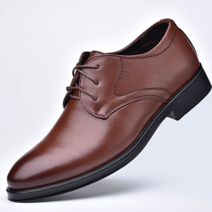 Chaussures noires à bout pointu pour hommes