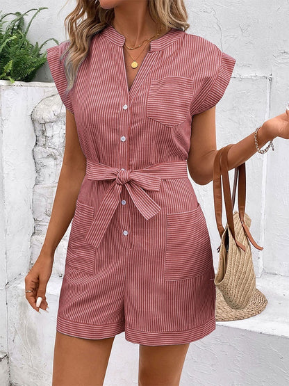 Het sommarfritidspendlingsjumpsuit med kritstrecksrandiga kortärmade shorts