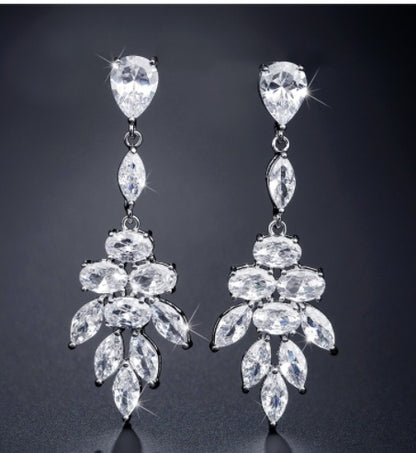 Creative Temperament Popular Style Inlaid AAA Zircon Long Earrings