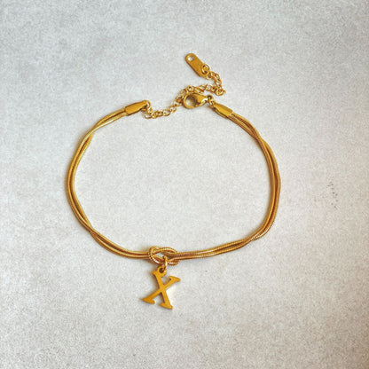 Nya bokstaven AZ kärleksknut armband för kvinnor par guldfärg läcker ormkedja berlockarmband rostfritt stål smycken present alla hjärtans dag presenter
