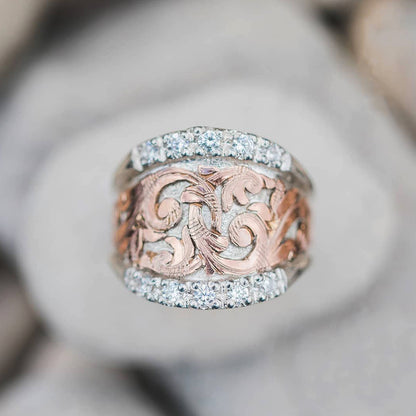 C it all Two-Tone Flower Petal Alloy Ring – US 6-10