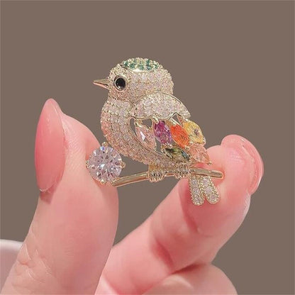 Broche d'oiseau pie animale entièrement en diamant