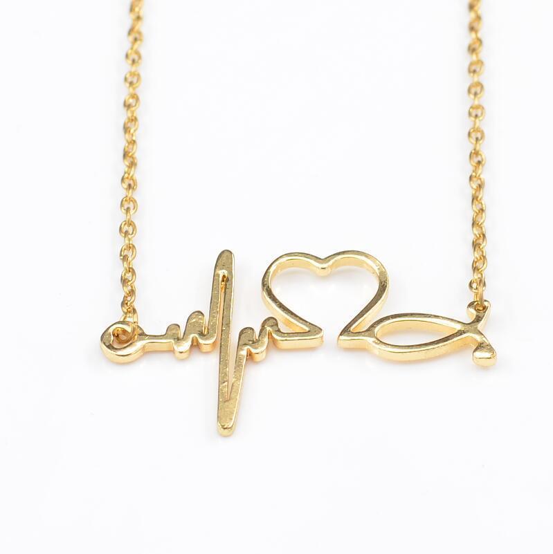 Collier de battement de coeur Les femmes aiment les colliers de coeur